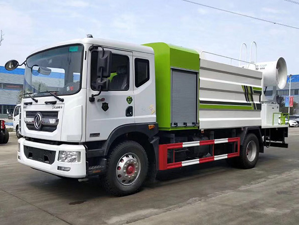 國(guó)六多利卡D9抑塵車
