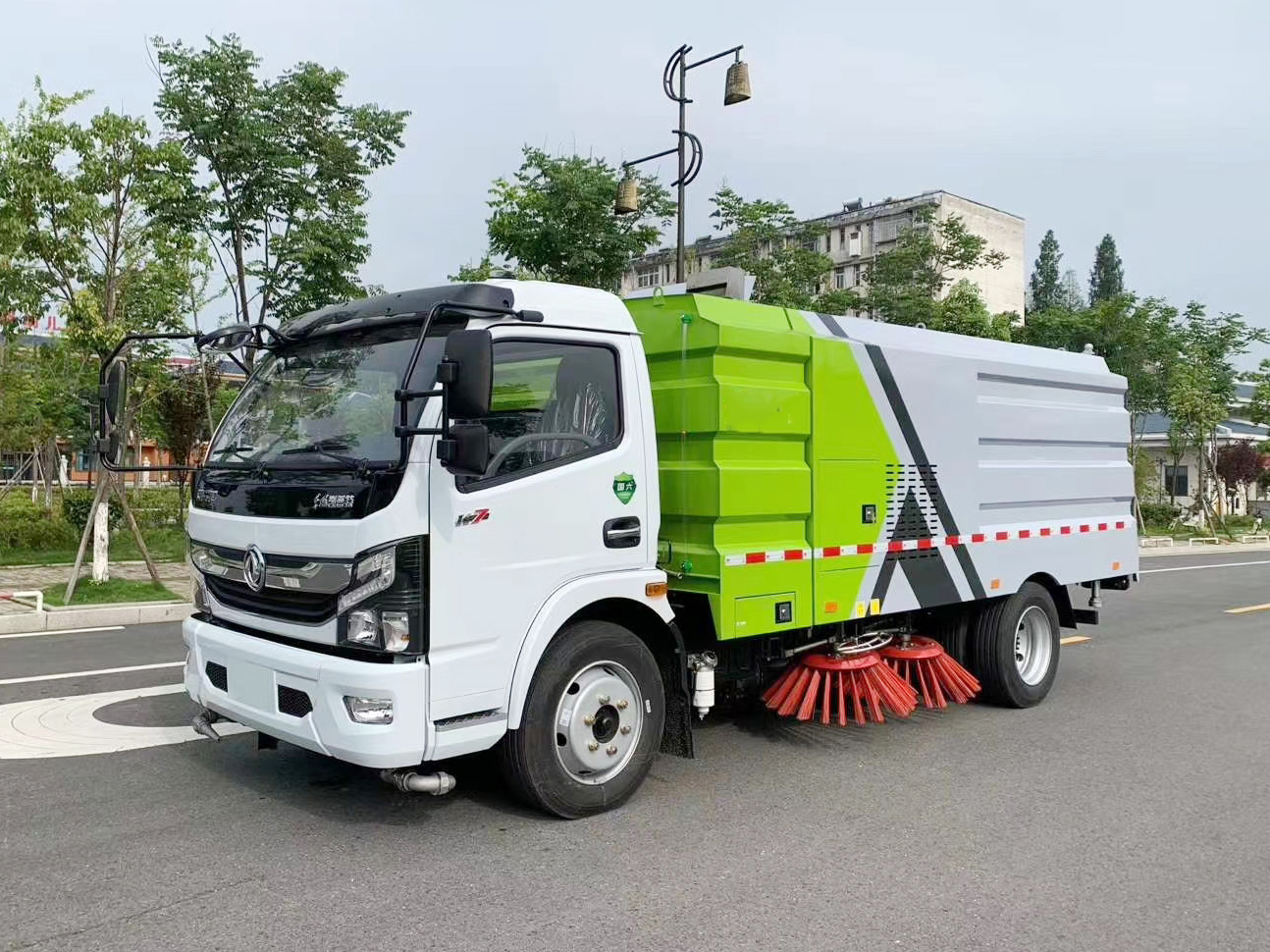 CLW5120TSL6型掃路車