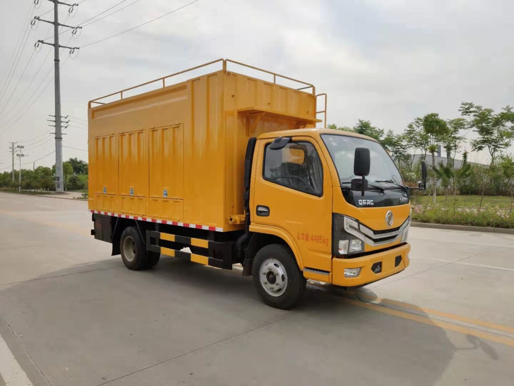 國(guó)六東風(fēng)多利卡D6吸污凈化車(chē)