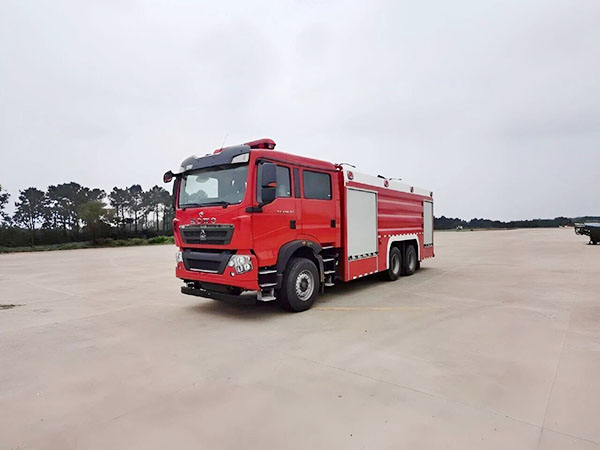 CLW5270GXFGP110/HW型干粉泡沫聯(lián)用消防車
