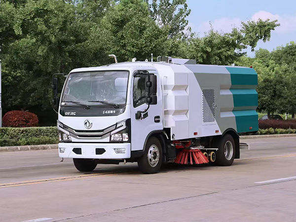 CLW5070TSLE6型掃路車