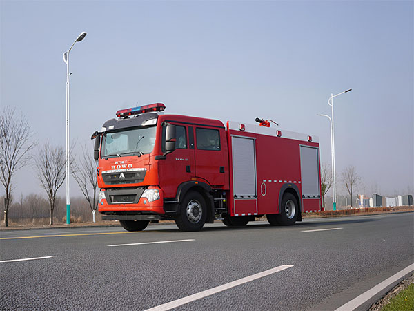 CLW5330GXFSG180/AXF型水罐消防車
