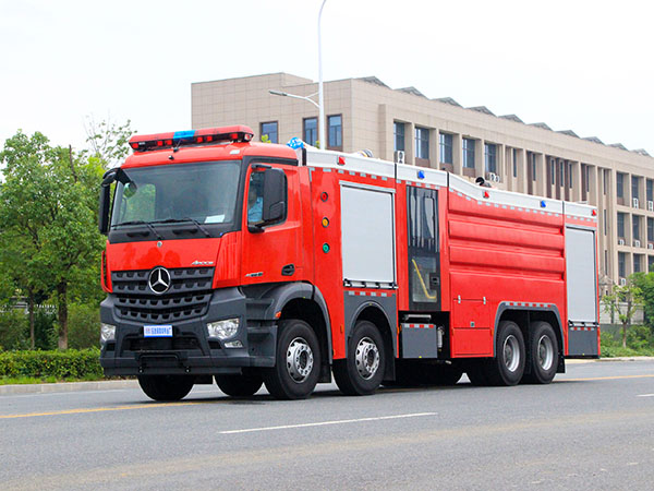 CLW5370GXFPM180型泡沫消防車